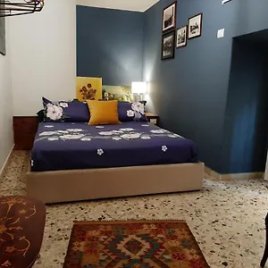 Casa Famoso Aeroporto di Catania Fontana Rossa