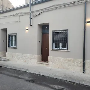 Casa Del Forestiero Aeroporto di Catania Fontana Rossa