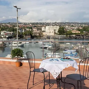 La Casa Di Nonna Maria Aeroporto di Catania Fontana Rossa